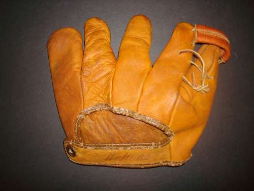 Don Mossi Nokona J103 Back